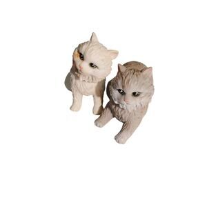 2003 Mattel Barbie Posh Pets white standing Persian cat figure